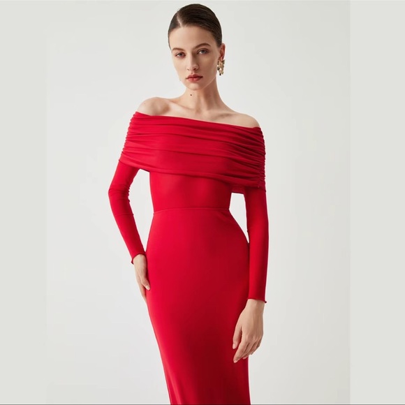 Overfold off- shoulder mesh long sleeve dress AKA the tiktok dress - Picture 2 of 6